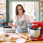 Mixer roti juga membuat adonan menjadi lebih sempurna dan lebih tercampur rata, lho. Hasilnya, roti atau kue yang dihasilkan pun jadi lebih enak. Yuk, pilih mixer yang kamu mau!