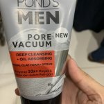 Pond's hadir sebagai salah satu pilihan merek krim wajah yang berkualitas saat ini. Tidak hanya itu, Pond's juga memiliki banyak varian yang bisa dipilih sesuai jenis kulit kamu. Bahkan, Pond's juga tersedia tidak hanya untuk wanita tapi juga untuk pria, lho.