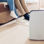 Rumah jadi tempat berlindung bagi semua anggota keluarga. Rumah yang nyaman dan bersih saja belum cukup lho, untuk menjaga kesehatan keluarga. Anda juga butuh air purifier, yakni elektronik canggih yang dapat membuat udara di rumah jauh lebih sehat. Yuk, simak tips memilih air purifier yang tepat sekaligus rekomendasinya!