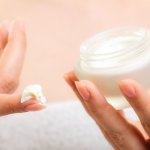 Ketahui Kandungan dan Fungsi Krim Kortikosteroid untuk Kulit Plus 9 Rekomendasi Produk Kortikosteroid yang Aman Digunakan