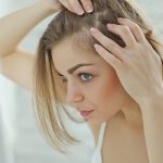 Penggunaan serum rambut selain dapat memberikan kesehatan kulit dan rambut juga dapat membantu pertumbuhan rambut. Masalah rambut rontok dan kebotokan bisa Anda hindari dengan penggunaan serum. Pilih kandungan serum yang sesuai dengan masalah rambut Anda. Perhatikan kandungan serum penumbuh rambut agar Anda tidak salah pilih. Ada pula rekomendasi serum penumbuh rambut yang bisa jadi pilihan Anda. 