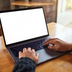 Buat Anda yang belajar atau bekerja di rumah, laptop adalah perangkat penting yang harus dimiliki. Jadikan hari-hari Anda lebih produktif dengan laptop touchscreen terbaik dengan spesifikasi mumpuni. BP-Guide akan memberikan rekomendasinya buat Anda.