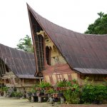 Pesona Indonesia tidak pernah habis untuk dinikmati. Namun bukan hanya Bali yang menyimpan serpihan surga di negeri ini, Sumatera Utara pun menjadi bagian dari indahnya alam Indonesia yang wajib dinikmati. Ada 10 rekomendasi destinasi wisata saat kamu berlibur di Sumatera Utara. Mari, simak lebih lanjut !