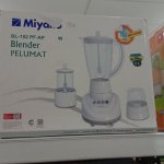 Ada kalanya Anda butuh untuk menghaluskan makanan saat sedang memasak di dapur. Untuk itu, Anda perlu menggunakan blender. Agar hasilnya memuaskan, Anda bisa mengandalkan merek-merek tepercaya yang memiliki produk-produk blender berkualitas.