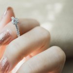 Sedang Mencari Perhiasan Murah? Inilah 9 Rekomendasi Perhiasan Titanium yang Cantik dan Menawan (2020)