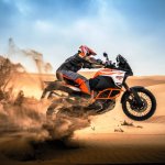 Jika makeup jadi salah satu elemen penting yang bisa meningkatkan kepercayaan diri wanita, maka bagi pria, motor sport adalah sahabat yang bisa diandalkan untuk menaikkan prestise. Motor dengan bodi garang serta tampilan yang kekar ini jadi idaman banyak kaum adam karena selain keren, motor sport juga tangguh dibawa berkendara. Harganya yang relatif selangit pun jadi salah satu alasan mengapa motor ini disebut motor impian bagi banyak orang seperti dalam referensi berikut ini.