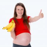 Bagi ibu hamil, makanan menjadi salah satu hal yang harus sangat diperhatikan dan dijaga. Jangan sampai salah apalagi menyebabkan kurangnya asupan gizi. Pisang dinilai sebagai buah paling gampang dan sehat untuk dikonsumsi ibu hamil. Jadi kenapa tidak Anda baca artikel ini dan temukan beragam olahan pisang bagi ibu hamil?