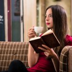 Membaca novel bisa jadi aktivitas yang menghibur di kala suntuk. Kalau kehabisan referensi bahan bacaan yang menarik, kamu bisa coba ikuti kisah novel terjemahan yang BP-Guide rekomendasikan dalam artikel berikut.