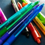 Merek pulpen yang dijual di pasaran memang sangat banyak dan tidak terbatas. Namun kamu yang rutin menulis setiap hari pasti tahu kalau pulpen Kokoro dari Zebra adalah produk yang berkualitas. Dalam artikel ini, BP-Guide akan memberikan rekomendasi pulpen Kokoro yang akan membantu melancarkan aktivitasmu.