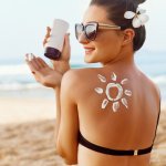 Sunblock badan sangat penting untuk melindungi kulitmu dari sinar UV berbahaya. Kamu akan membutuhkan produk ini setiap hari, tidak hanya saat berada di pantai saja namun di tempat-tempat dengan sinar matahari menyengat. Yuk, cari tahu dulu berbagai rekomendasi produk sunblock terbaik di sini.
