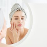 Kulit berjerawat memang tidak boleh sembarangan menggunakan produk skincare. Anda perlu tahu kandungan di dalamnya agar tidak membuat jerawat yang sudah ada menjadi iritasi. Yuk, kenalan dengan beragam masker Emina yang bisa Anda pilih untuk mengatasi jerawat.