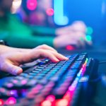 Mechanical keyboard gaming adalah jenis keyboard yang menggunakan sakelar mekanis sebagai mekanisme utama di bawah setiap tombol. Sakelar mekanis ini berbeda dengan sakelar membran yang biasanya digunakan pada keyboard konvensional. 