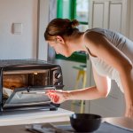 Oven listrik sudah makin terjangkau dan penuh fitur bermanfaat. Yuk, pilih oven listrik sesuai selera Anda di sini! 