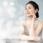 Anda pasti mengagumi kulit indah para wanita Jepang yang tampak awet muda, bukan? Skincare Jepang telah lama dikenal sebagai salah satu rahasia kecantikan mereka yang dapat membantu Anda merawat kulit Anda dengan sempurna.