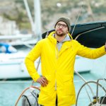 Berencana melakukan hiking atau camping di gunung? Jaket waterproof adalah salah satu perlengkapan yang harus dibawa. Jaket ini bisa melindungi tubuh dari angin dan hujan. Sehingga aktivitas hiking kamu bisa berjalan dengan lancar dan nyaman.