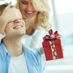 Find yourself thinking, 'I need a gift for my husband but I haven't the first clue what to get'? You've come to the right place. The urge to surprise your husband with a great gift for his birthday doesn't always come with ideas to match; our helpful tips will help jog your little grey cells. And there are 10 great gift ideas for further inspiration.