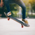 Bagi Anda yang memimpikan aksi luar biasa di atas papan, merek-merek skateboard terkemuka siap membawa perjalanan skateboarding Anda ke level berikutnya. Yuk, Cek rekomendasi terbaiknya di bawah ini!