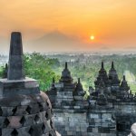 Jika kamu sedang berwisata ke Candi Borobudur yang terletak di Magelang, cobalah untuk menyempatkan diri berwisata di sekitar kota Magelang. Kota sejuk di Jawa Tengah ini banyak sekali menampilkan wisata alamnya, cocok untuk acara rekreasi dengan keluarga maupun berdua dengan pasangan. Apa saja wisata di Magelang? Berikut BP-Guide akan menjabarkan beberapa wisata alam di Magelang bersama rekomendasi hotelnya.