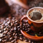 Anda adalah seorang pecinta kopi yang mencari pengalaman kopi yang istimewa? Jika ya, Anda tidak boleh melewatkan kopi Kintamani. Ditanam di lereng Gunung Batur di Bali, kopi Kintamani mempesona dengan rasa uniknya yang mencakup aroma segar alam Bali.