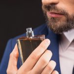 Parfum adalah salah satu penunjang penampilan yang tak boleh terlewatkan bagi pria. Memberikan aroma khas yang diinginkan, penggunaan parfum mampu membuat pria merasa percaya diri. Berikut adalah deretan parfum isi ulang yang paling banyak diminati oleh para pria.