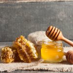 Menjaga kesehatan bisa dilakukan dengan berbagai cara, salah satunya adalah dengan konsumsi madu. Madu hutan adalah jenis madu yang dikenal memiliki manfaat kesehatan tinggi. Simak rekomendasi produknya dalam artikel BP-Guide berikut ini!