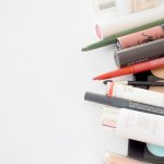 Wanita pasti punya banyak memiliki koleksi makeup. Semakin banyak makeup yang dimiliki, maka bisa saja semakin berantakan pula meja riasmu. Agar makeup dapat tersusun dan tertata rapi, coba deh letakkan di rak khusus makeup. BP-Guide punya rekomendasi rak makeup kece hanya untukmu.