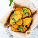 Nugget memang makanan paling favorit dan praktis dalam situasi apa pun. Selain bisa jadi lauk, tidak jarang nugget pun dinikmati sebagai camilan pengganjal perut terutama bagi anak-anak. Nah, kita coba bikin nugget sayur yang lezat yuk! Anak-anak dijamin ketagihan, deh.