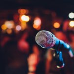 Jangan biarkan pandemi menghambat hobi bernyanyi Anda. Tak perlu ke studio karaoke, Anda bisa mengubah rumah menjadi tempat terbaik untuk bernyanyi dengan memilih mic karaoke yang tepat. Ini dia 10 mic karaoke terbaik yang cocok untuk menemani hobi bernyanyi Anda di rumah.
