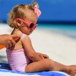 Jaga kulit si kecil dari bahaya sinar matahari dengan perlindungan yang aman dan nyaman menggunakan sunscreen anak. Diformulasikan khusus untuk kulit yang sensitif dan rentan, sunscreen ini memberikan perlindungan optimal tanpa mengiritasi kulit yang lembut.