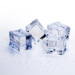 Minum es saat panas terik pastinya bisa menyegarkan tenggorokan. Karena itu, yuk, bikin es batu sendiri di rumah supaya kamu bisa berkreasi membuat aneka minuman segar di rumah. Cek rekomendasi cetakan es batu dari kami!