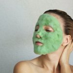 Anda sedang mencari cara alami untuk merawat kulit wajah Anda dengan penuh perhatian? Masker green tea adalah pilihan yang sempurna untuk memberikan kelembutan dan nutrisi yang dibutuhkan kulit Anda.