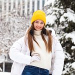冬でもおしゃれを楽しみたいなら、トレンドをおさえた旬なレディースダウンを知ることが重要です。そこで今回は、10代に人気のブランドをランキング形式でご紹介！編集部がwebアンケートなどを元に調査したので、ランクインしているのはおすすめのレディースダウンブランドばかりです。冬のお出かけが楽しくなるお気に入りの一着を見つけましょう。