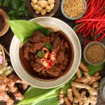 Apakah Anda ingin mencoba sensasi rasa masakan yang berbeda dari daerah Sumatra? Dengan berbagai rempah-rempah yang kaya akan cita rasa, masakan Sumatra akan memukau lidah Anda. Mari nikmati sensasi rasa masakan yang memanjakan lidah Anda.