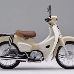 Motor jadi salah satu jenis kendaraan favorit banyak orang. Kendaraan satu ini dinilai praktis dan mampu bergerak gesit terutama bagi mereka yang memiliki mobilitas tinggi. Namun, tak hanya itu saja. Bagi penggemar berat motor, kendaraan roda dua ini juga dapat dijadikan koleksi. Biasanya, motor-motor antik jadi incaran karena memiliki model yang langka dan tentu saja memiliki kesan unik nan klasik seperti dalam referensi berikut ini.