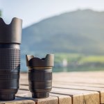 Kamu yang punya hobi fotografi pasti sudah tidak asing lagi dengan lensa tele zoom, bukan? Salah satu fungsi dari lensa canggih ini adalah memotret gambar di kejauhan. Dalam artikel ini, BP-Guide akan mengajakmu melihat rekomendasi lensa tele zoom untuk mendukung hobimu itu.