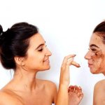 Dry skin leads to flakiness, and we must remove the flakes completely to heal dryness. The first step towards healing dry skin should be using a good face scrub for dry skin. In this article, you will find a list of the best face scrubs for dry skin in the market. Read this article to know about some of the best face scrubs for dry skin.