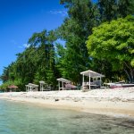 Indonesia sebagai negara kepulauan, memiliki ribuan pulau yang tentunya memiliki garis pantai yang cantik dan memukau. Salah satunya adalah pulau Lombok, di Provinsi Nusa Tenggara Barat. Berkunjung ke Lombok tentu menjadi salah satu impian bagi traveler dari berbagai belahan dunia.