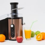 Anda ingin merasakan kesehatan dan kesegaran alami? Juicer adalah solusi sempurna untuk menghadirkan minuman segar yang penuh nutrisi dalam hidup Anda. Dengan teknologi canggih dan kemudahan penggunaan, juicer memungkinkan Anda untuk mengekstrak jus dari berbagai buah dan sayuran dengan cepat dan mudah.