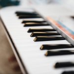 alam menyusun langkah-langkah pertama menuju harmoni, keyboard Yamaha untuk pemula menjadi alat yang membuka pintu menuju kreativitas dan penemuan diri dalam musik. Mari kita telusuri bersama bagaimana setiap tuts keyboard ini menjadi kunci untuk meraih impian Anda dalam dunia musik.