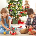 Giáng Sinh là một ngày lễ vô cùng đặc biệt trong năm mà ai nấy đều ngóng chờ, đặc biệt là đối với trẻ nhỏ. Nếu Giáng Sinh năm nay bạn chưa lựa chọn được món quà Noel ý nghĩa nào tặng trẻ thì hãy tham khảo ngay gợi ý 10 món quà Noel cho học sinh tiểu học khiến các bé thích mê (năm 2021) trong bài viết dưới đây nhé!