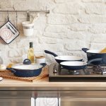 Tampilan dapur yang cantik tentu bikin kita jadi semangat masak. Supaya dapur lebih keren, lengkapi dengan aneka aksesori kitchen set rekomendasi kami, yuk!