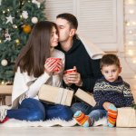 大切な奥さんへのクリスマスのギフトとしては、幅広いジャンルのアイテムが選ばれています。今回は、妻へ贈る人気のクリスマスプレゼントがひと目で把握できるように、ランキング形式にまとめました。webアンケート調査の結果など様々な情報をもとに編集部が厳選したアイテムは、自信を持ってプレゼントできるものばかりです。