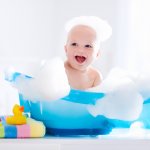 Tak hanya mengenai asupan, bayi juga perlu diperhatikan dalam segi peralatan mandinya. Dari hal ini, Anda dapat berikan yang terbaik bagi buah hati agar memiliki waktu mandi yang berkualitas. Jika peralatan mandi terjamin, maka secara pasti akan membuat bayi Anda nyaman. Pilih peralatan mandi berkualitas seperti yang direkomendasikan oleh BP Guide ini.