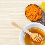 There are many different kinds of herbs and spices that are used in beauty products, but turmeric or 'haldi' is the most popular one. Turmeric has tons of medicinal properties that work wonders on our skin, as well as our health. You can eat haldi by adding it in your daily diet like daal and curries, but when it comes to skin protection you can use it by directly applying it to your skin. 