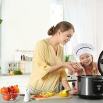 Kehadiran rice cooker membuat para ibu rumah tangga sangat terbantu. Untuk itulah, rice cooker menjadi salah satu alat yang dibutuhkan. Berencana membeli rice cooker? Coba cek rekomendasi dari BP-Guide nih!