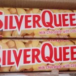 Cokelat adalah makanan yang enak untuk disantap pada saat senggang. Camilan yang satu ini bisa menceriakan suasana. Cokelat juga bisa dilirik sebagai hadiah yang menarik untuk teman atau pasangan. Ada banyak cokelat enak di Indonesia dan salah satunya adalah SilverQueen. Yuk, cek rekomendasi cokelat SilverQueen dan merek cokelat lainnya yang enak untuk dimakan sendiri ataupun diberikan sebagai hadiah!