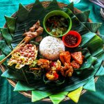 Mau menyantap makanan khas Bali saat berada di Semarang? Yuk coba kunjungi 10 tempat makan berikut ini. 