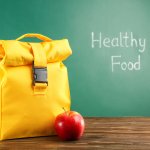 Membawa bekal makanan bikin kamu jadi lebih sehat. Maka dari itu, yuk bawa bekal dari sekarang. Jangan lupa masukkan bekalmu ke dalam tas bekal, ya. Cek rekomendasi dari kami segera, yuk!