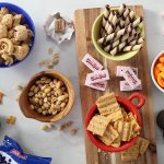 Ngemil memang kegiatan yang menyenangkan, apalagi sambil nonton atau membaca buku. Buat kamu yang hobi ngemil, saatnya membuat camilanmu lebih awet dan enak dengan memakai kotak snack yang sangat bervariasi. Yuk, langsung cari tahu kotak snack rekomendasi BP-Guide!