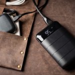 Power bank sudah tak bisa lagi dipisahkan keberadaannya dengan smartphone masa kini. Pasalnya pemakaian fitur-fitur multiguna dalam satu handphone membuat baterainya cepat habis. Tapi tahukah Anda, ternyata ada handphone yang juga berfungsi sebagai power bank?